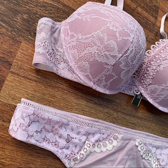 Victoria’s Secret Bra - Picture 3 of 5